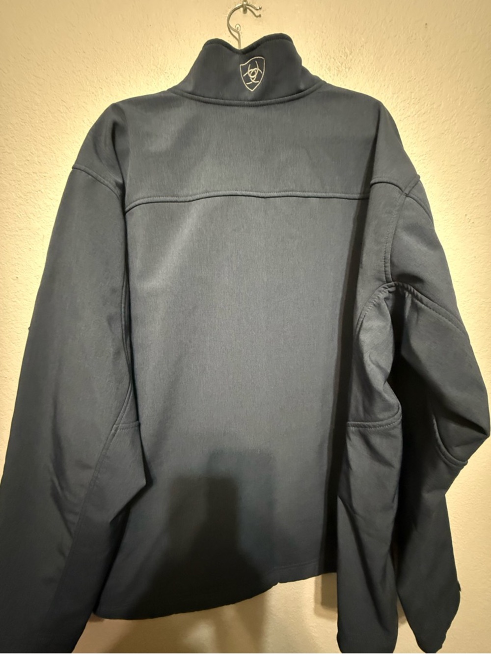 Ariat Men's Dark Navy Full-Zip Lightweight Jacket - Picture 5 of 5